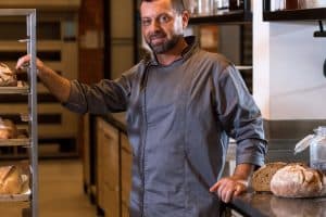 Boulanger dans son laboratoire
