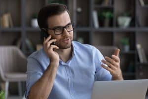Business developper au téléphonne