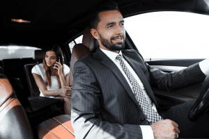 Chauffeur personnel au volant