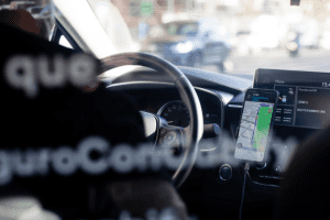 Chauffeur vtc au volant