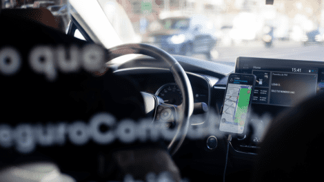 Chauffeur vtc au volant