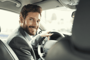 Chauffeur de maître au volant