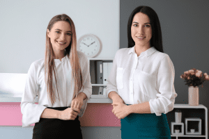 Hôtesses d'accueil dans une entreprise