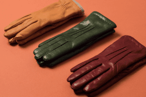 Pairs de gants en cuir