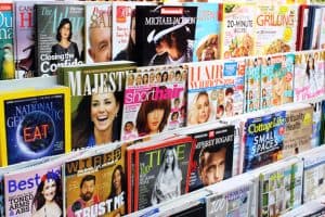 Magazines chez un marchand de journaux