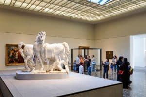 Salle du musée du Louvre d'Abu Dhabi