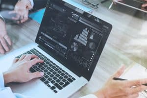 Réunion de travail d'analyse financière