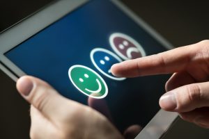 3 icones smiley pour mesurer la satisfaction client