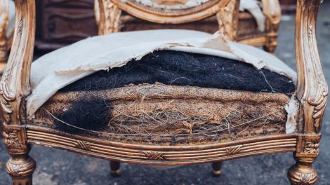 Chaise ancienne à restaurer