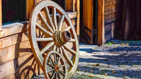 Roues anciennes en bois